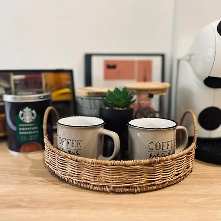 Easy Check-in 10 Minutes Parking Wifi Welcome Gift Starbucks Coffee *